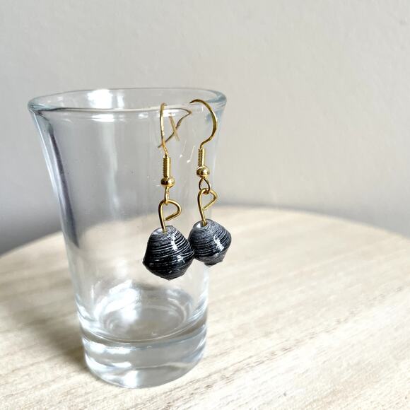 Persis Beaded Earrings NWT handmade metallic delicate lightweight vintage statem - Picture 1 of 1